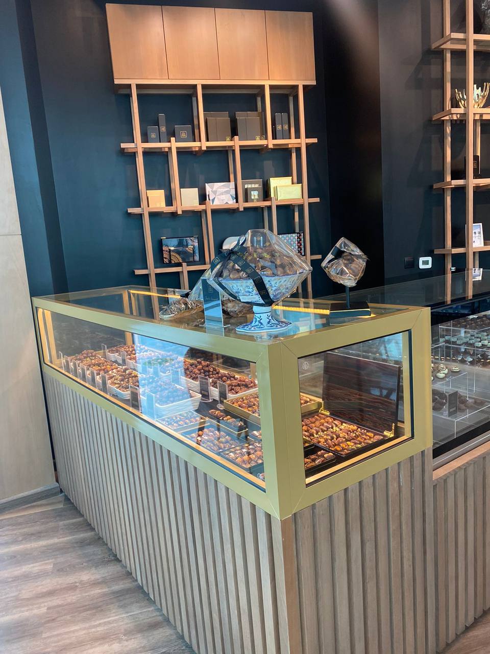 ARC Design – Display counter with dates and chocolates at The Date Room Café, Alforsan Mall, Abu Dhabi