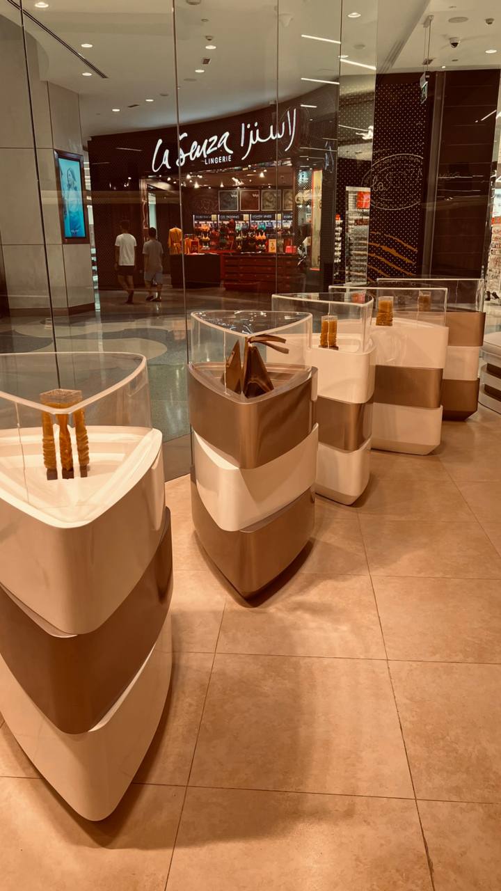 Zarakish Dubai product display stands – Deira City Center retail interior design
