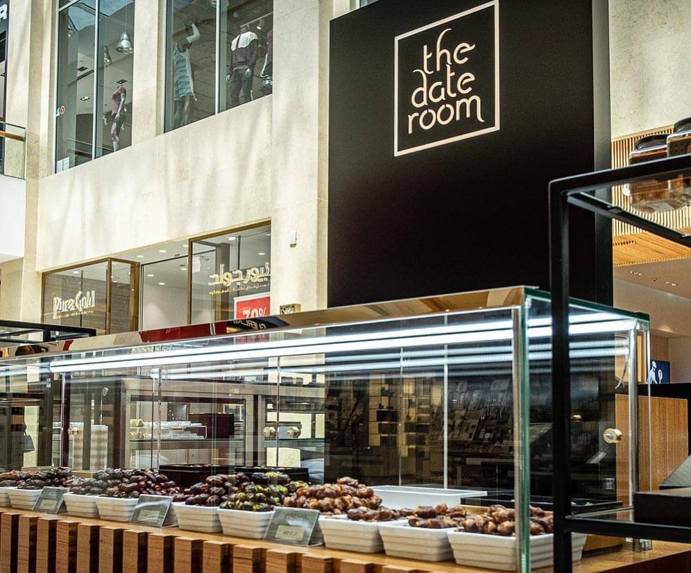 Date Room Galleria Mall Abu Dhabi | ARC Design luxury date shop glass display