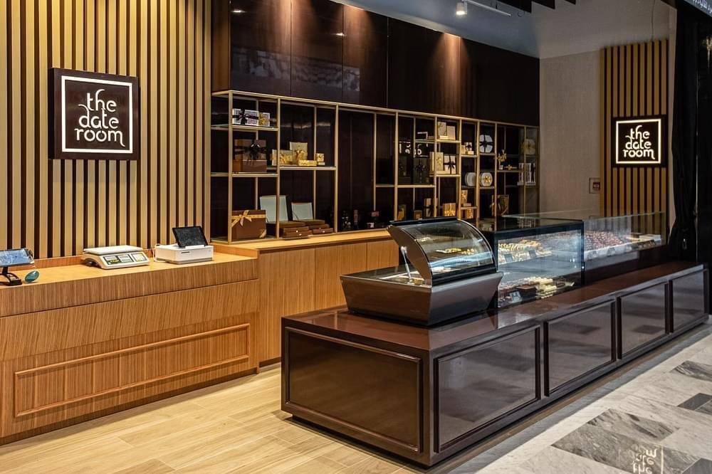 Date Room Galleria Mall Abu Dhabi | ARC Design luxury interior with wooden counters